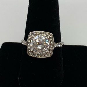 Cocktail or engagement ring silver-tone cz